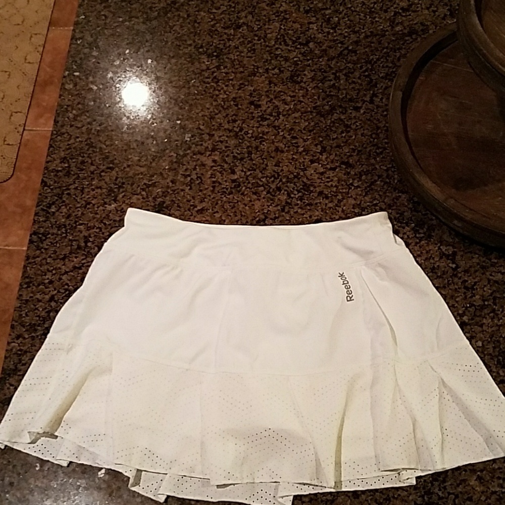 White tennis/athletic skirt